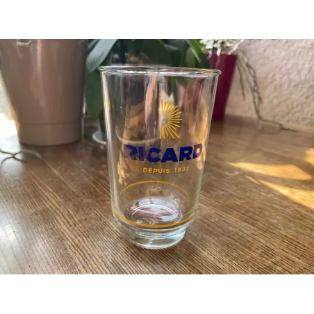 1 VERRE RICARD ALLONGE  1/2 SOLEIL