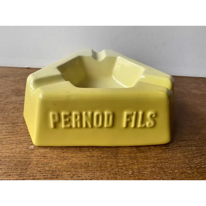 CENDRIER  UN PERNOD - PERNOD FILS    18.50CM X16.50CM