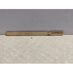 TOUILLETTE  CHARTREUSE EN BOIS  LONGUEUR 15CM