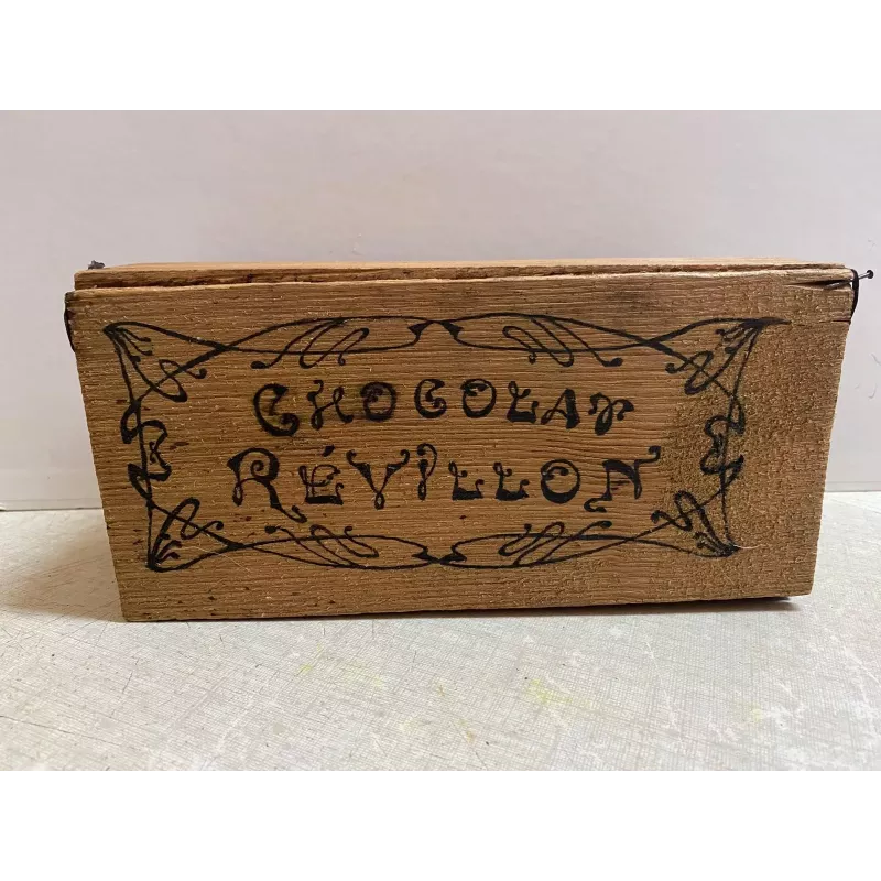 BOITE CHOCOLAT  REVILLON  HT 7CM X20.50CM X9.50CM