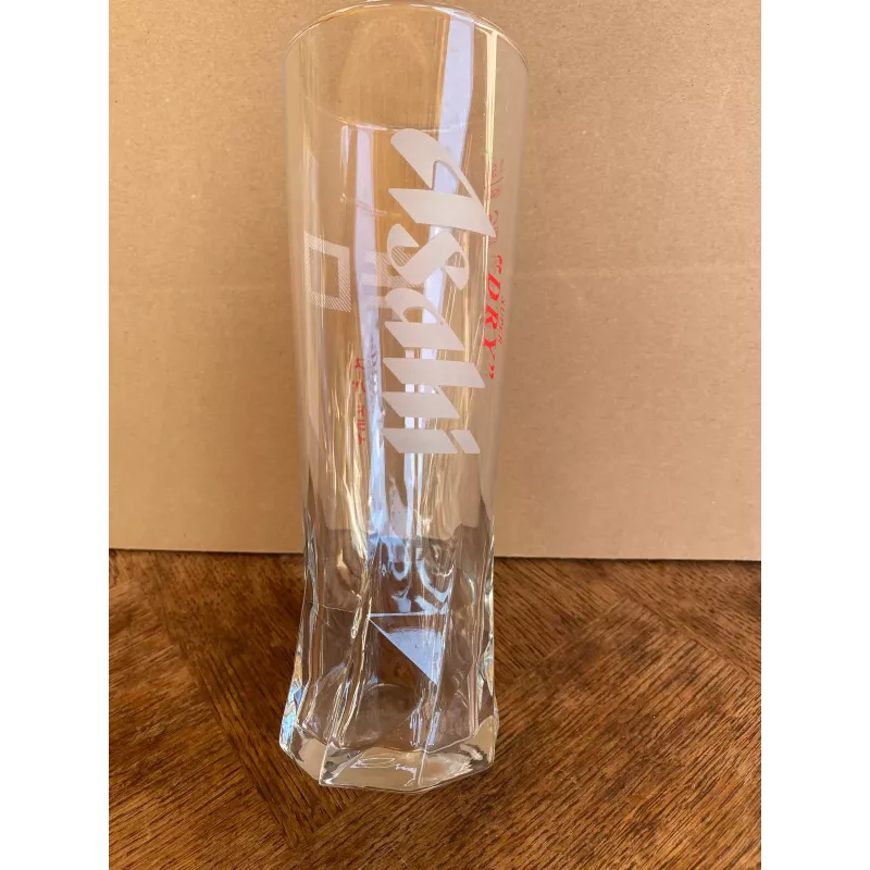 1 VERRE ASAHI  SUPER DRY 50CL HT 21.60CM