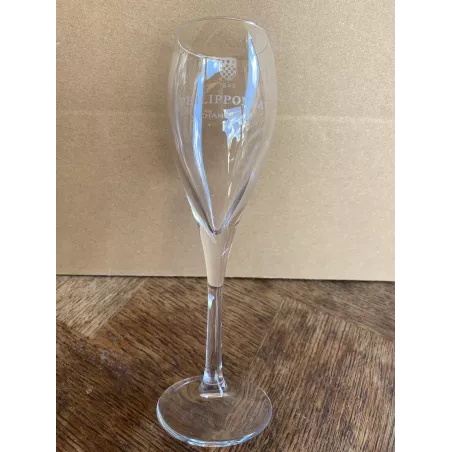 6 FLUTES  CHAMPAGNE  PHILIPONNAT 13CL  HT 19.40CM