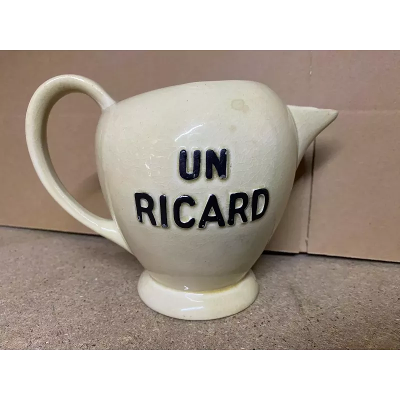 PICHET  UN  RICARD BLANC