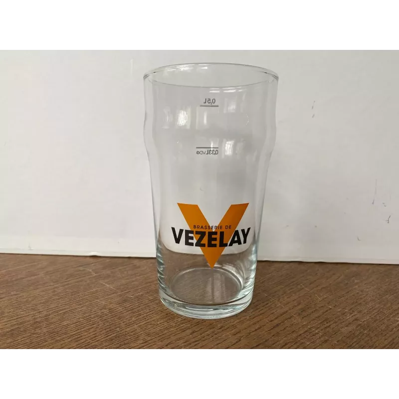 1 VERRE VEZELAY 33/50CL HT 15CM