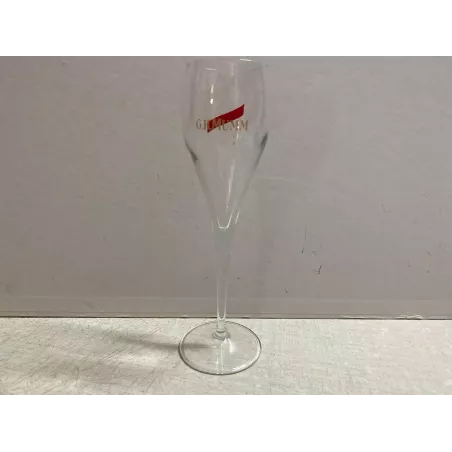 6 FLUTES CHAMPAGNE  G.H MUMM 7/8CL HT 18.50CM