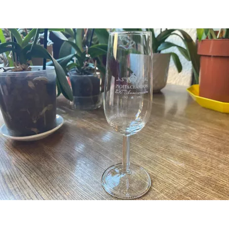 7 FLUTES CHAMPAGNE MOET&CHANDON  12CL HT 16.50CM