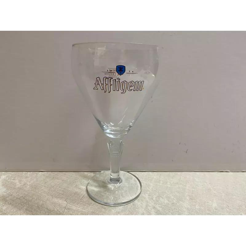 1 VERRE AFFLIGEM 50CL HT 21.60CM LOGO BLANC