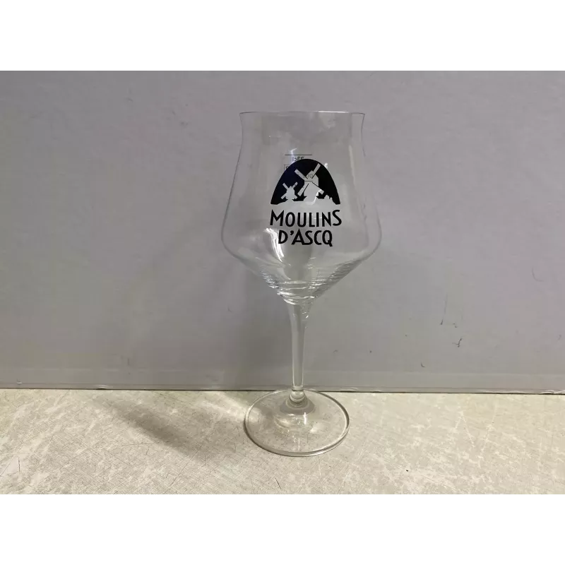 1 VERRE MOULINS D'ASCQ 25/33CL HT 20CM