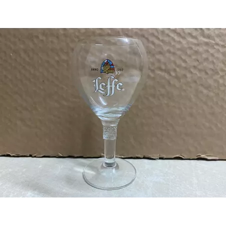 1 VERRE  LEFFE  25CL  HT 18CM