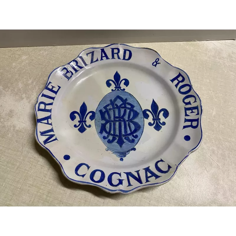 ASSIETTE  MARIE BRIZARD  ROGER COGNAC  DIAMETRE 31CM