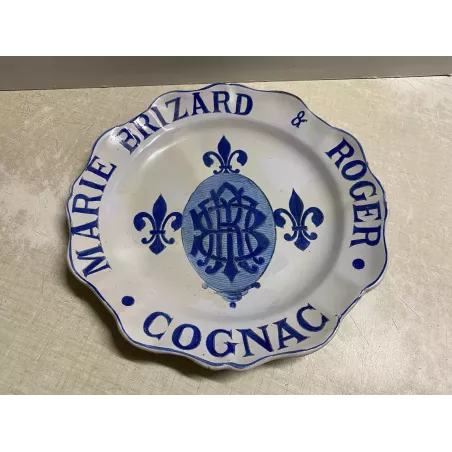 ASSIETTE  MARIE BRIZARD  ROGER COGNAC  DIAMETRE 31CM