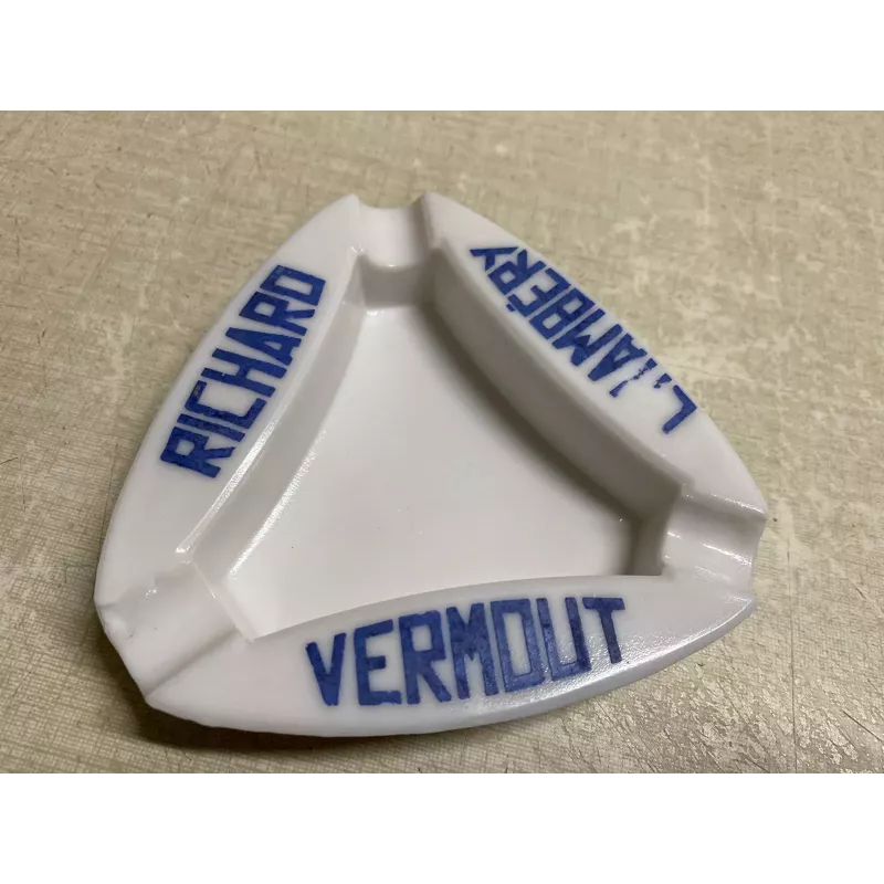 CENDRIER  VERMOUT RICHARD CHAMBERY  11.50CM X11.50CM