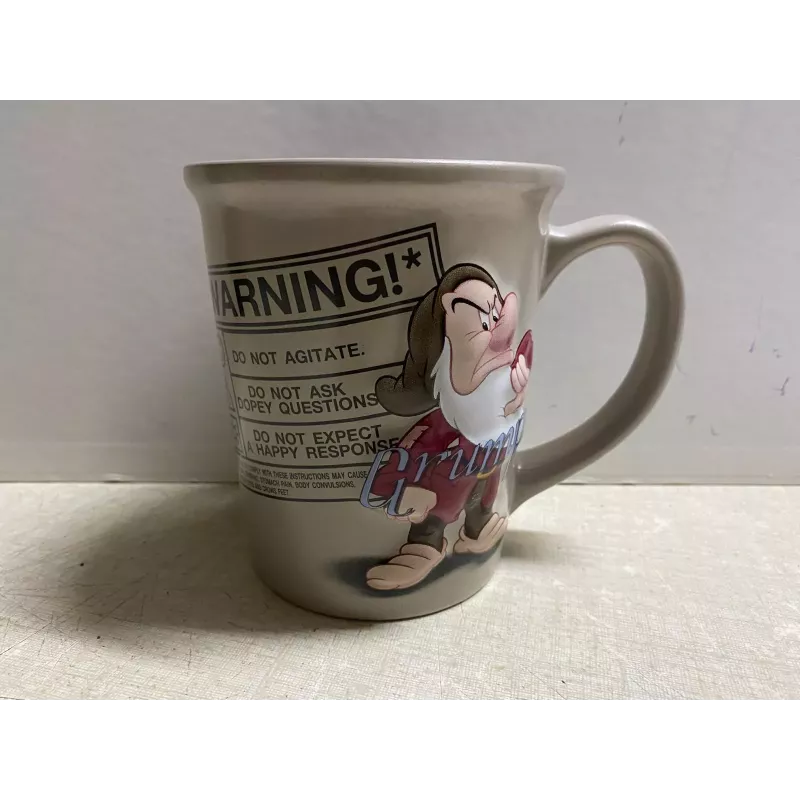 GRAND MUG GRUMPY    GRINCHEUX HT 12.10CM  DIAMETRE 10CM