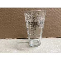 3 VERRES VODKA BELVEDERE  34CL HT 13.90CM