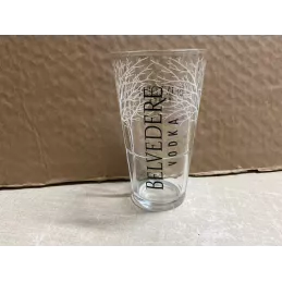 3 VERRES VODKA BELVEDERE  34CL HT 13.90CM