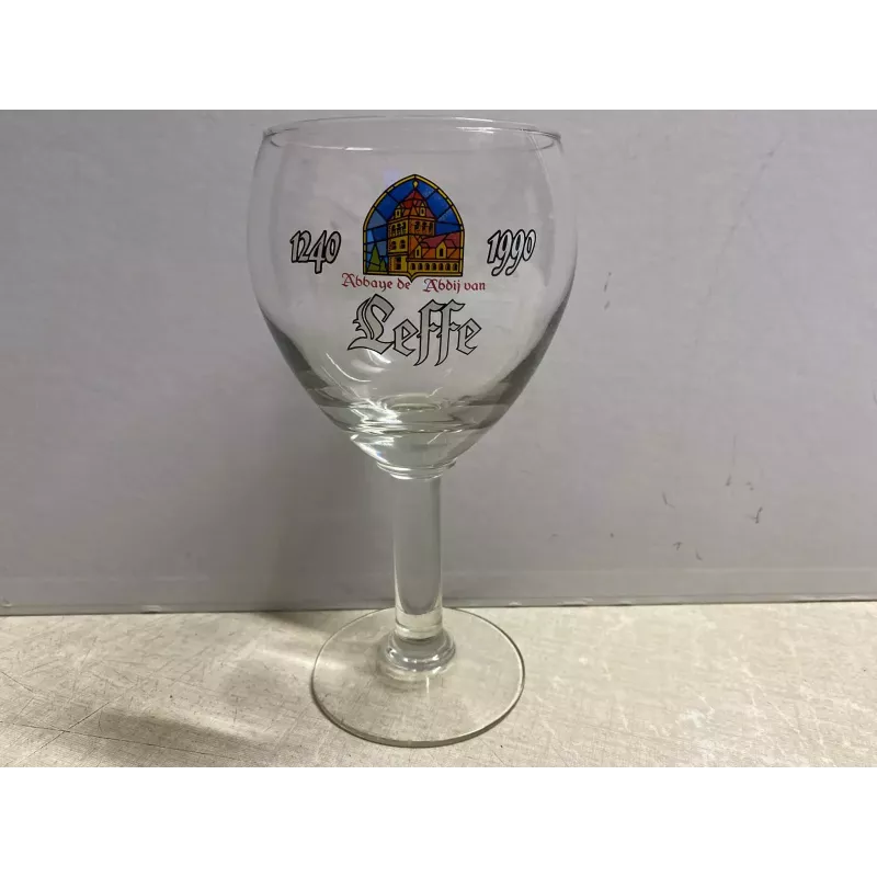 1 VERRE LEFFE 33CL  1240/1990 HT 19.30CM