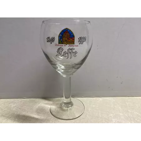 1 VERRE LEFFE 33CL  1240/1990 HT 19.30CM