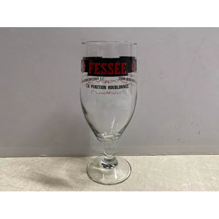 1 VERRE FESSE  25CL HT 18.30CM