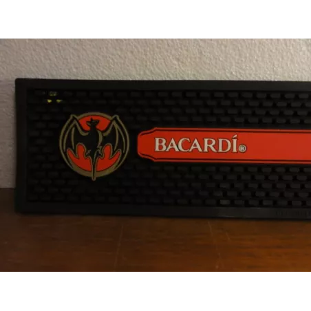 1 TAPIS DE BAR EGOUTTOIR  BACARDI