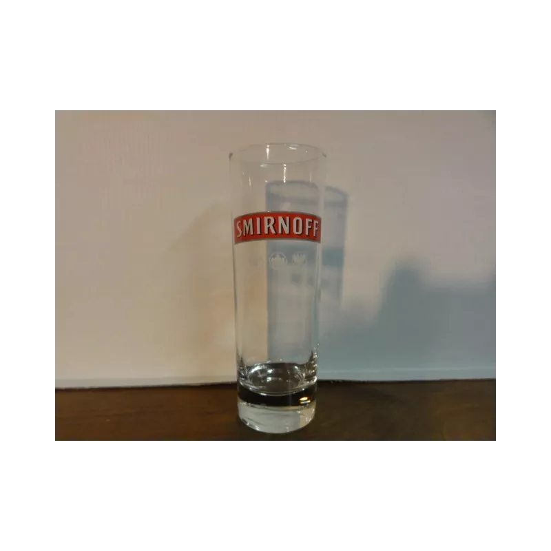 6   VERRES SMIRNOFF 