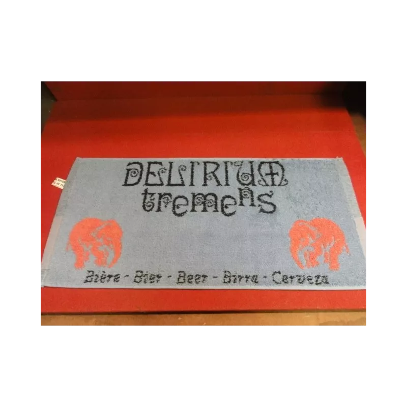 1 TAPIS DE BAR  DELIRIUM 