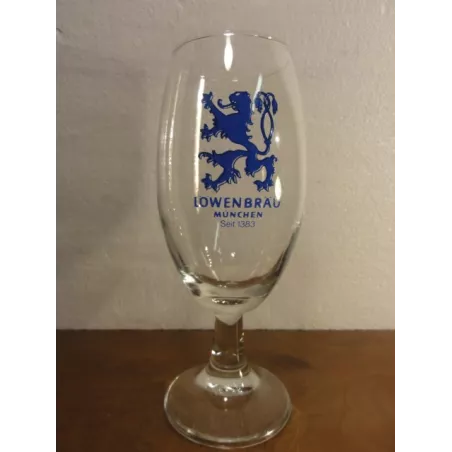 1 VERRE LOWENBRAU 40 CL 