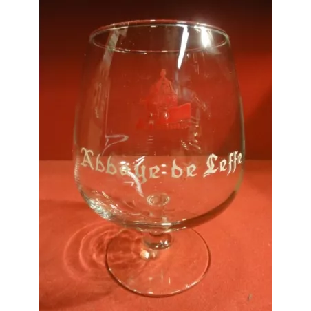 1 VERRE LEFFE  33 CL 