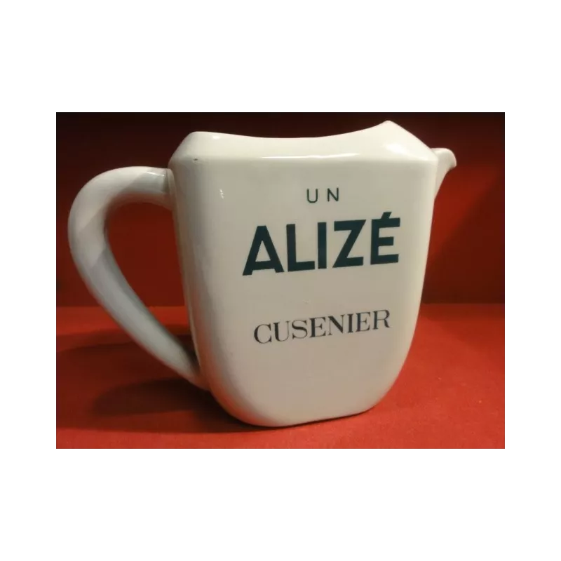 1 PICHET  UN ALIZE  CUSENIER 