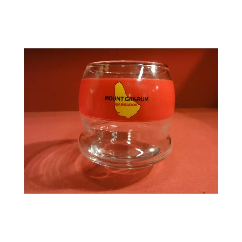 1 VERRE RHUM  MOUNTGAY RUM BARBADOS