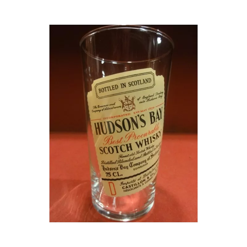 1 VERRE WHISKY  HUDSON'S BAY