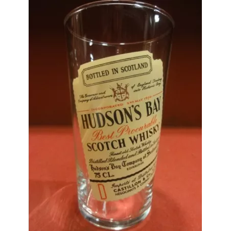 1 VERRE WHISKY  HUDSON'S BAY