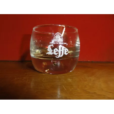 1 MINI  VERRE LEFFE AVEC BULLE 