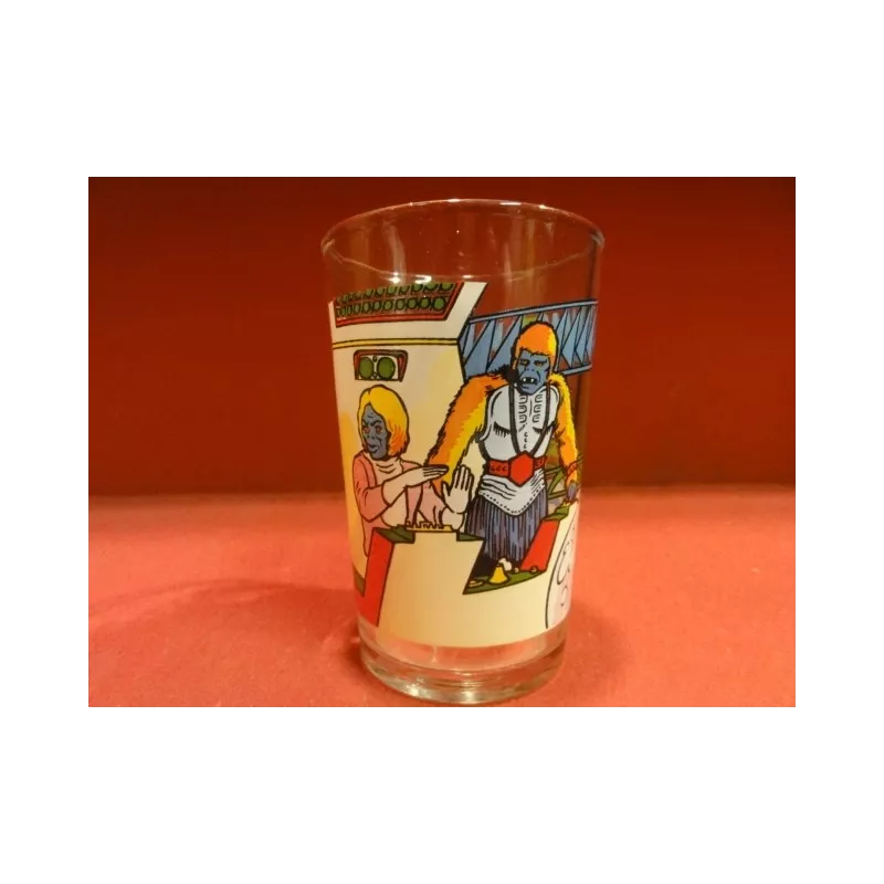 1VERRE  A MOUTARDE SPECTREMAN 1981