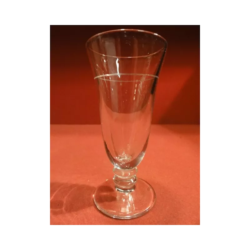 7 VERRES A DIGESTIF 3CL HT 10CM