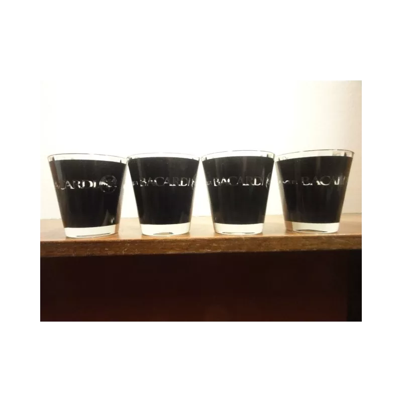 4 VERRES BACARDI