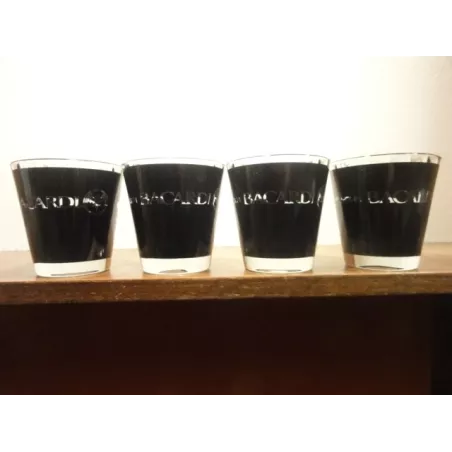 4 VERRES BACARDI