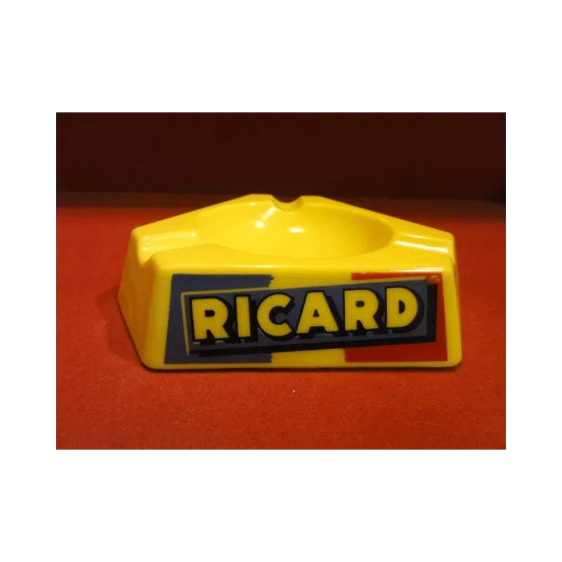 1 CENDRIER RICARD OPALINE