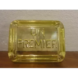 1 CENDRIER  UN PREMIER  EN OPALINE JAUNE